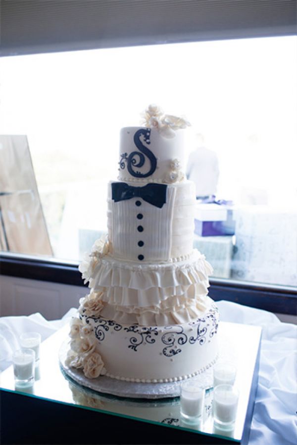 sandiego-wedding-cakeCEAB9AAE-B9B7-96DC-8E47-FD9B717429C3.jpg